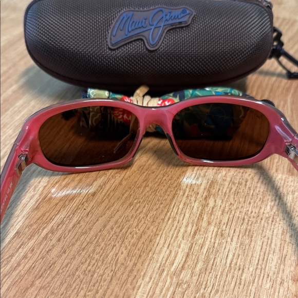 Maui Jim Punchbowl Polarized Red Sunglasses - Picture 2 of 3